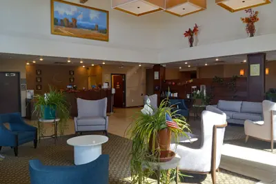 Photo 4 - Comfort Suites Farmington