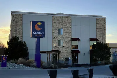 Photo 2 - Comfort Suites Farmington