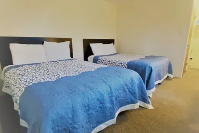 Photo 4 - Country Place Inn And Suites
