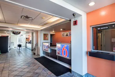 Photo 5 - Motel 6 Terrell, TX