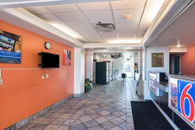 Photo 4 - Motel 6 Terrell, TX