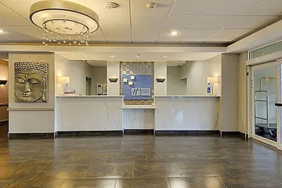 Photo 3 - Holiday Inn Express & Suites Gonzales by IHG