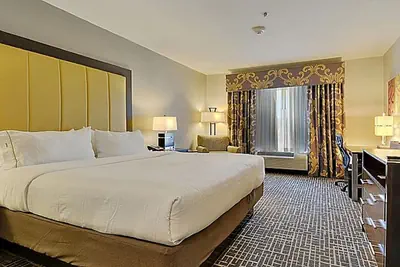 Photo 4 - Holiday Inn Express & Suites Gonzales by IHG