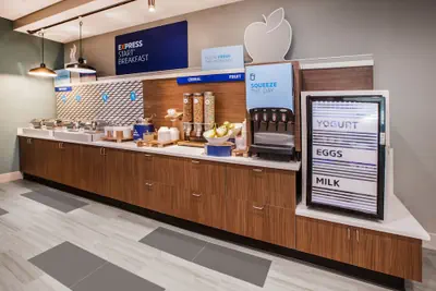 Photo 2 - Holiday Inn Express & Suites Gonzales by IHG