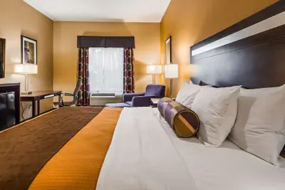 Photo 4 - Best Western Plus Kenedy Inn