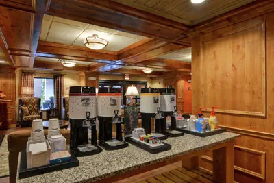 Photo 4 - Hampton Inn and Suites New Hartford/Utica
