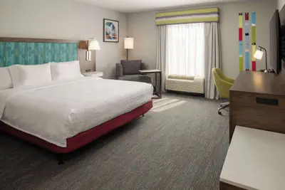 Photo 4 - Hampton Inn & Suites Seattle-Airport/28th Ave