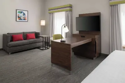 Photo 5 - Hampton Inn & Suites Seattle-Airport/28th Ave