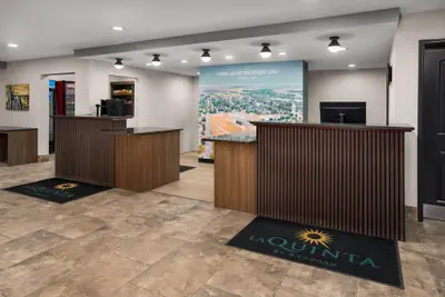 Photo 5 - La Quinta Inn & Suites by Wyndham Minot