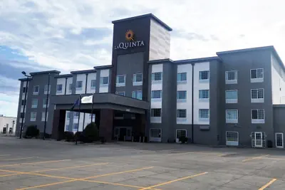 Photo 2 - La Quinta Inn & Suites by Wyndham Minot