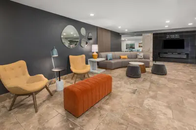 Photo 3 - La Quinta Inn & Suites by Wyndham Minot