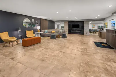Photo 4 - La Quinta Inn & Suites by Wyndham Minot
