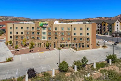 Photo 2 - Holiday Inn Express Hotel & Suites Gallup East by IHG