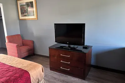 Photo 3 - Budget Inn Express