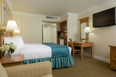 Photo 5 - La Mer Beachfront Resort