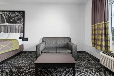 Photo 5 - Super 8 by Wyndham Carthage TX