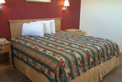 Photo 2 - Rodeway Inn Kansas City Downtown Area