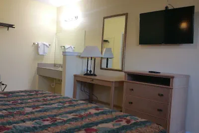 Photo 4 - Rodeway Inn Kansas City Downtown Area