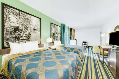 Photo 5 - Super 8 by Wyndham Cotulla TX