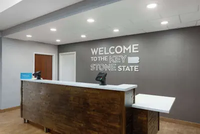 Photo 5 - Hampton Inn & Suites Harrisburg/North