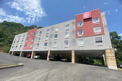 Photo 2 - Red Roof Inn Pittsburgh - McKnight Rd