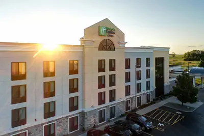 Photo 2 - Holiday Inn Express Hotel & Suites Batavia - Darien Lake by IHG