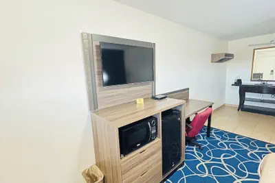 Photo 5 - Budget Inn