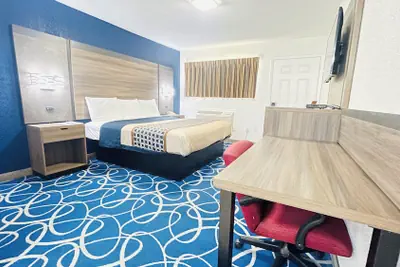 Photo 4 - Budget Inn