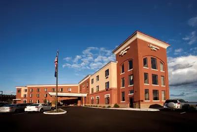 Photo 2 - Hampton Inn Marquette/Waterfront