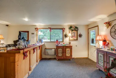 Photo 4 - Alpine Rivers Inn