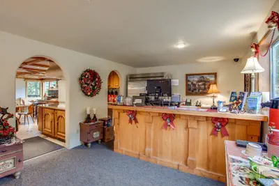 Photo 5 - Alpine Rivers Inn