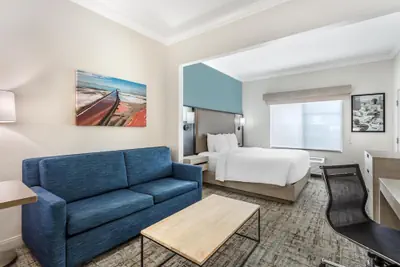 Photo 4 - Best Western Plus Airport Inn & Suites