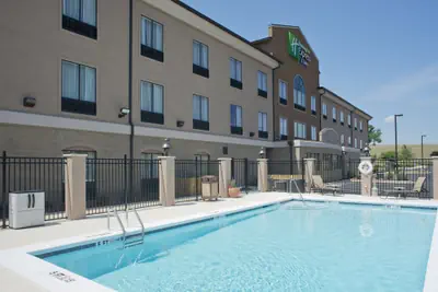 Photo 2 - Holiday Inn Express Hotel & Suites Prattville South by IHG