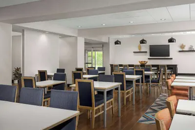 Photo 3 - Hampton Inn Augusta