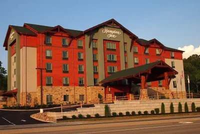 Photo 2 - Hampton Inn Pigeon Forge