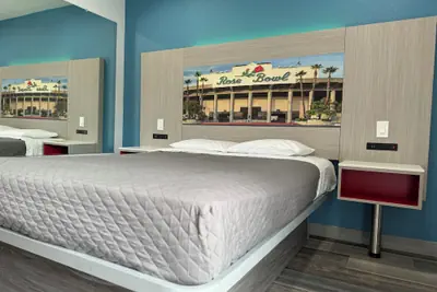 Photo 4 - Lincoln Motel