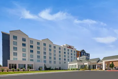 Photo 2 - Hilton Garden Inn Salt Lake City Airport