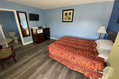 Photo 4 - Red Carpet Inn and Suites