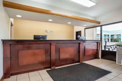 Photo 4 - Econo Lodge Moss Point - Pascagoula