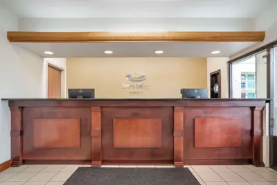 Photo 3 - Econo Lodge Moss Point - Pascagoula