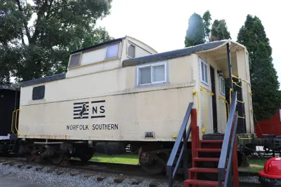 Photo 4 - Red Caboose Motel
