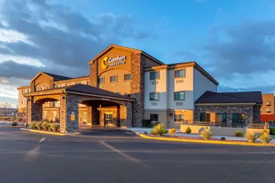 Photo 2 - Comfort Inn & Suites Page at Lake Powell