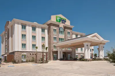 Photo 2 - Holiday Inn Express Hotel & Suites Pearsall by IHG