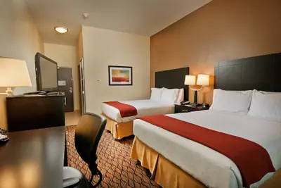Photo 4 - Holiday Inn Express Hotel & Suites Pearsall by IHG