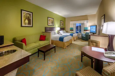 Photo 2 - Holiday Inn Express Hotel & Suites Red Bluff-South Redding by IHG