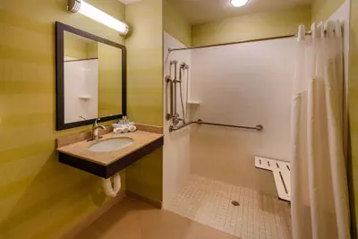 Photo 5 - Holiday Inn Express Hotel & Suites Red Bluff-South Redding by IHG