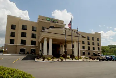 Photo 2 - Holiday Inn Express Somerset by IHG