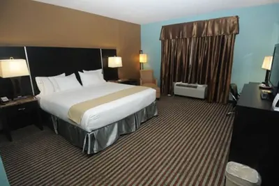 Photo 4 - Holiday Inn Express Somerset by IHG