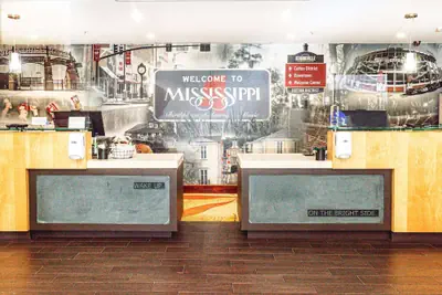 Photo 3 - La Quinta Inn & Suites by Wyndham Starkville at MSU