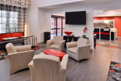 Photo 5 - Hampton Inn & Suites DuPont
